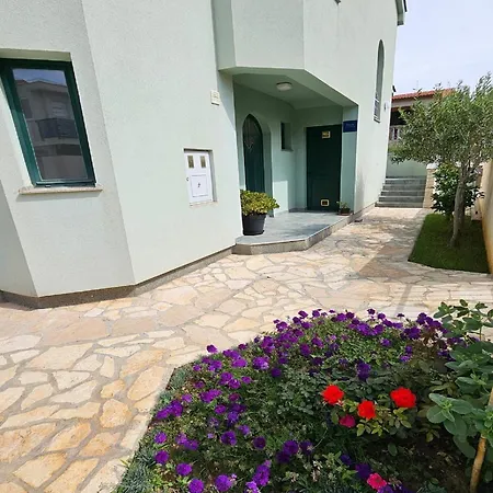 Mlikota - Two Bedroom With Terrace * 자톤