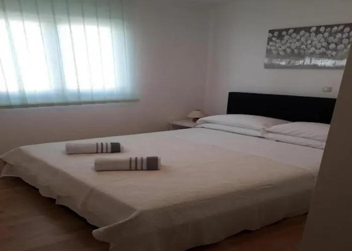 Mlikota - Two Bedroom With Terrace Lejlighed