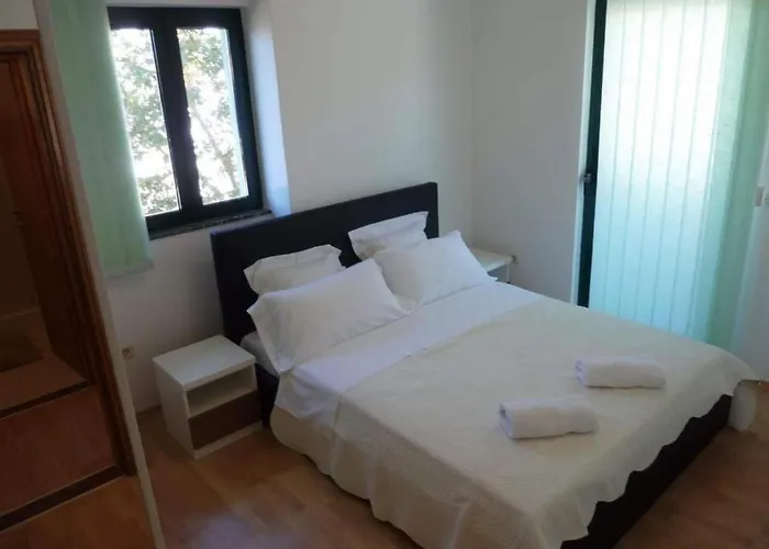 Mlikota - Two Bedroom With Terrace