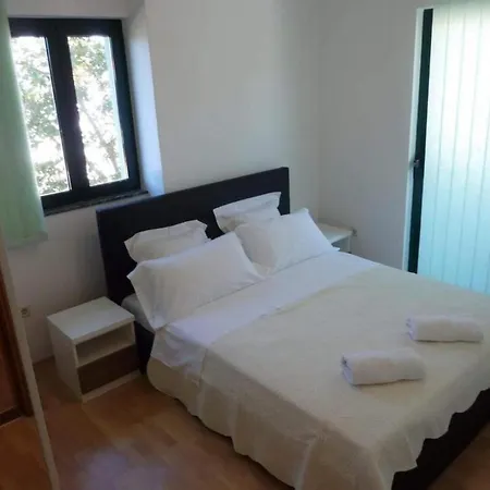 Mlikota - Two Bedroom With Terrace
