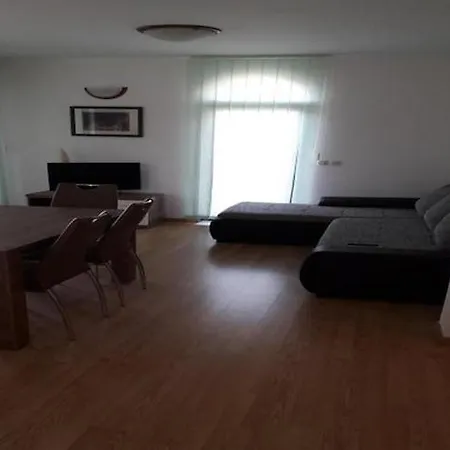Mlikota - Two Bedroom With Terrace 아파트 *