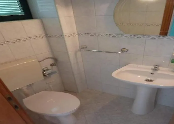 Mlikota - Two Bedroom With Terrace Апартаменты *